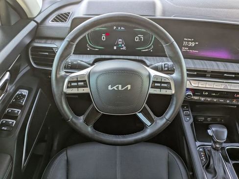 Used 2023 Kia Telluride EX w/ EX Captain's Chair Package image 19