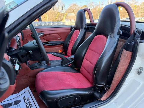 Used 2000 Porsche Boxster image 22