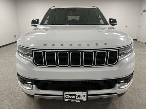 Used 2024 Jeep Wagoneer L Series II w/ Premium Group I image 3