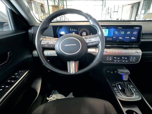 Used 2025 Hyundai Kona SEL image 17