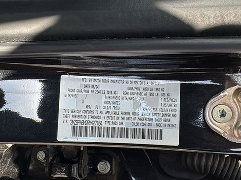 Used 2024 MAZDA MAZDA3 s FWD image 20