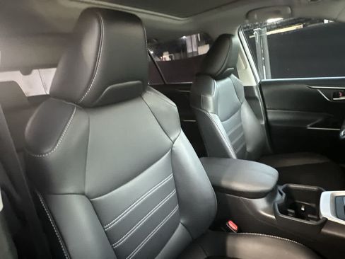 Used 2025 Toyota RAV4 XLE Premium AWD/4WD image 27