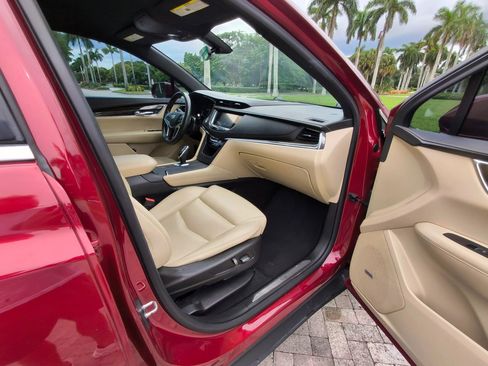 Used 2017 Cadillac XT5 FWD image 30