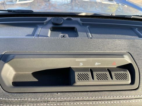 Used 2025 Ford Bronco Outer Banks image 27