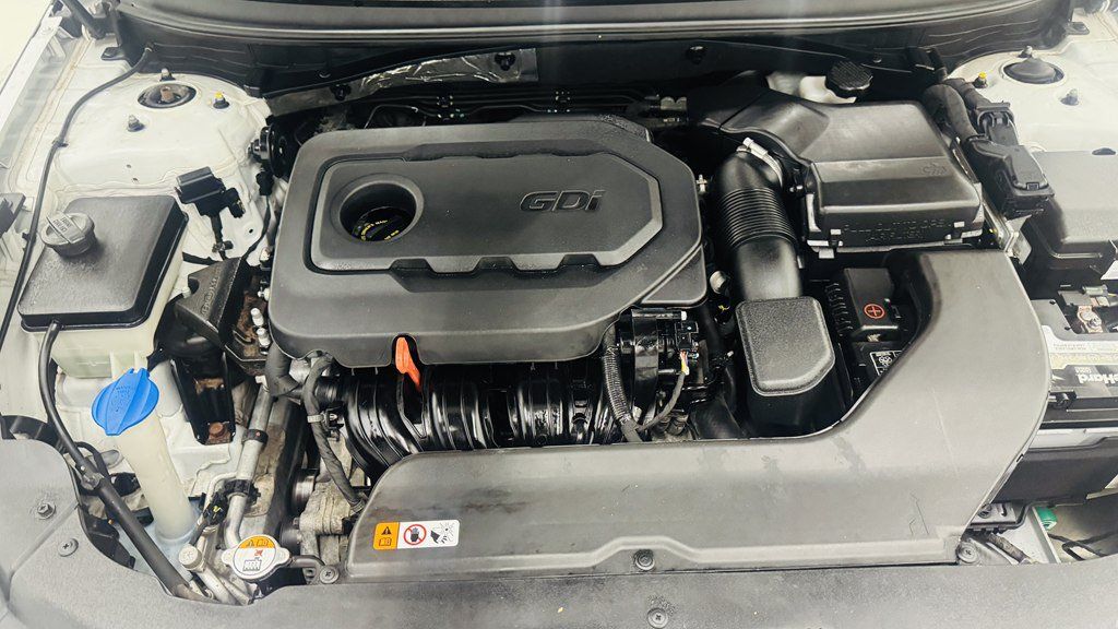 Used 2016 Hyundai Sonata Sport w/ Option Group 02 FWD image 10