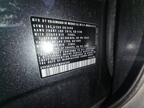 Used 2023 Volkswagen Tiguan SE FWD image 12