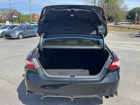 Used 2020 Toyota Camry SE image 26