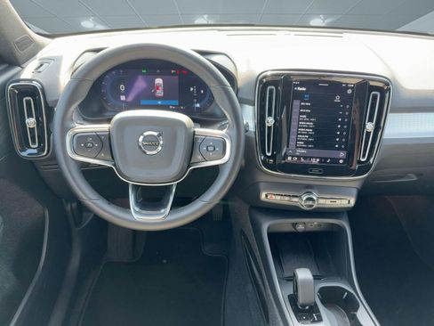 Certified 2024 Volvo XC40 B5 Core image 25