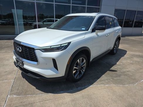 Used 2023 INFINITI QX60 Luxe w/ Performance Audio Package FWD image 3