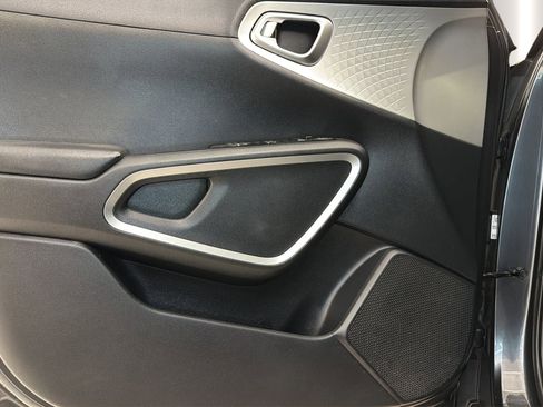 Used 2021 Kia Soul LX image 21