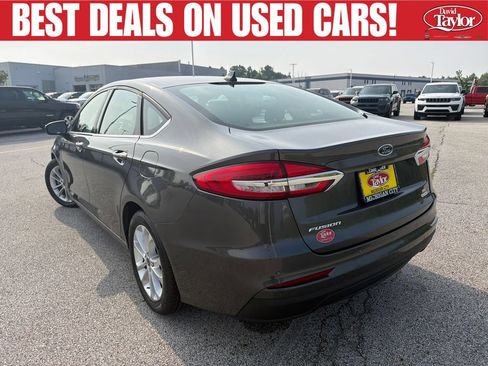 Used 2020 Ford Fusion SE FWD image 6