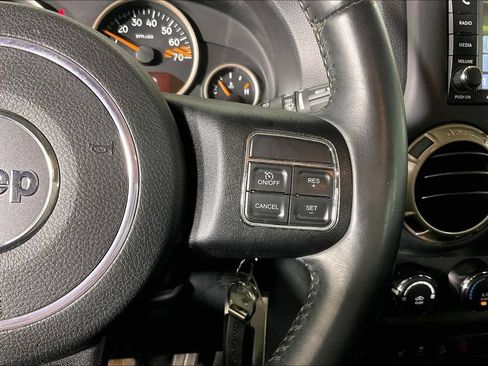 Used 2016 Jeep Wrangler Unlimited Sahara AWD/4WD image 24