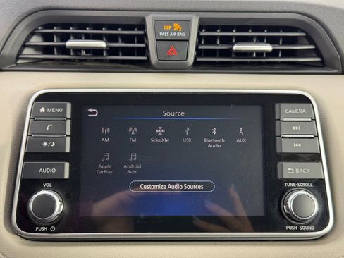 Used 2021 Nissan Versa SV image 21