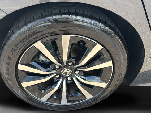 Certified 2024 Honda Civic EX-L image 18