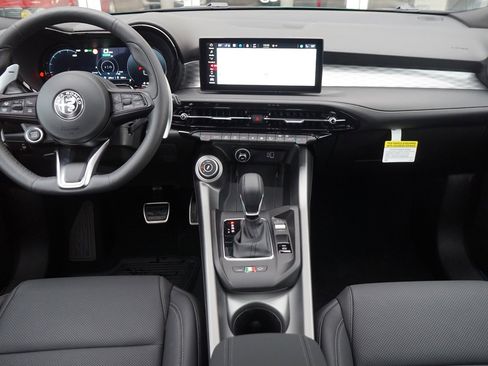 New 2024 Alfa Romeo Tonale Veloce image 32