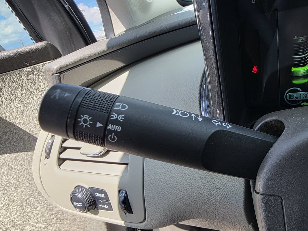 Used 2014 Chevrolet Volt w/ Enhanced Safety Package 1 FWD image 28