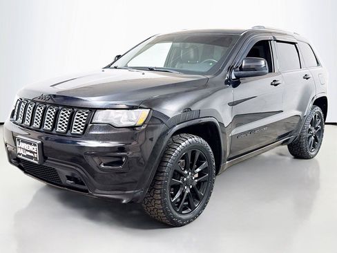 Used 2020 Jeep Grand Cherokee Altitude AWD/4WD image 1