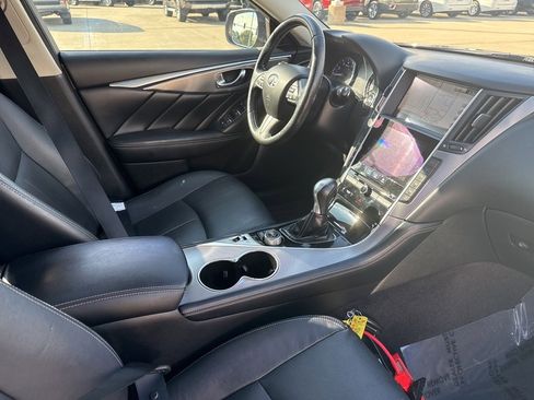 Used 2016 INFINITI Q50 Premium w/ Driver Assistance Package image 21
