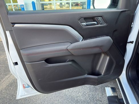 Used 2023 Chevrolet Colorado Z71 w/ Z71 Convenience Package 2 AWD/4WD image 12