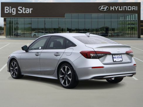 Used 2025 Honda Civic Sport image 3