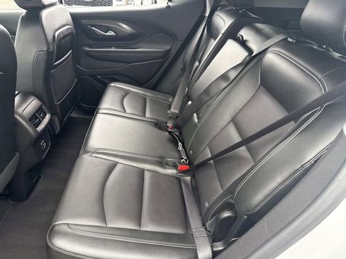 Used 2024 GMC Terrain SLT image 16
