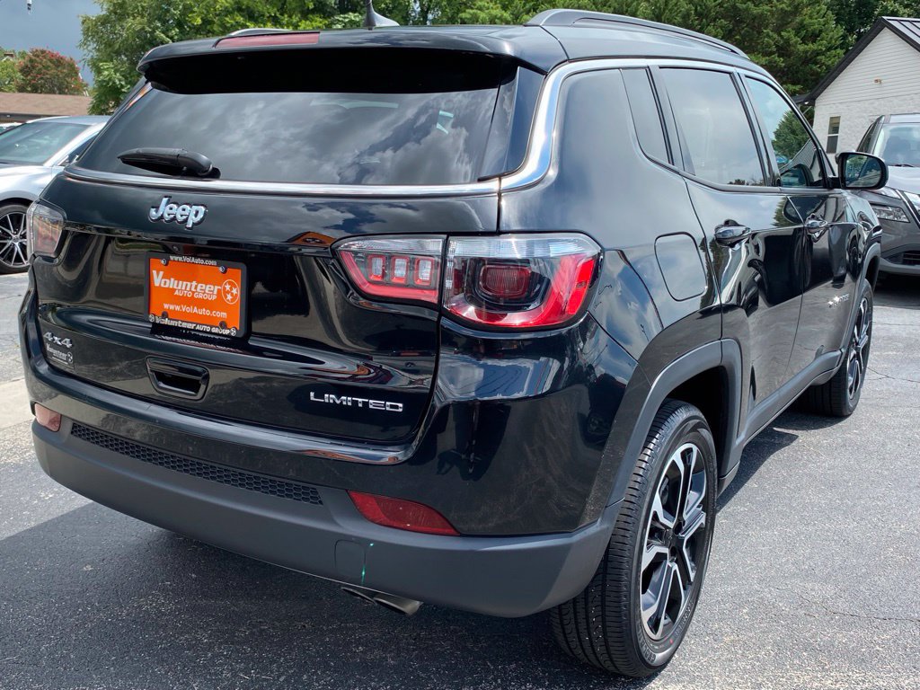 Used 2022 Jeep Compass Limited AWD/4WD image 13