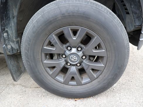 Used 2021 Toyota Tacoma SR5 image 12