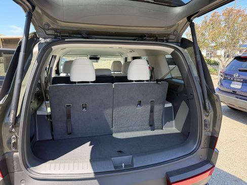 Used 2025 Hyundai Santa Fe SEL FWD image 34