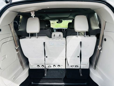 Used 2018 Chrysler Pacifica Limited w/ Advanced Safetytec Group image 7