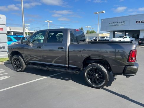 Used 2025 RAM 2500 Big Horn AWD/4WD image 25