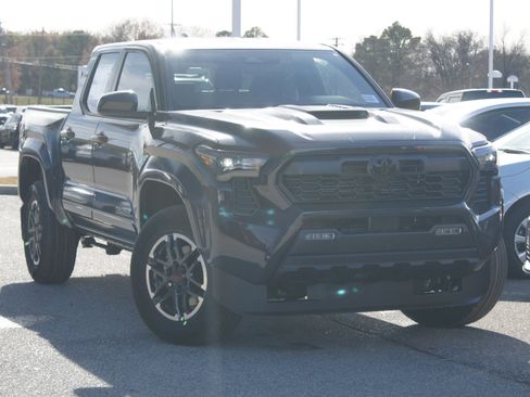 Used 2026 Toyota Tacoma TRD Sport AWD/4WD image 5