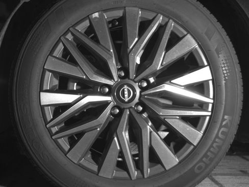 Used 2025 Nissan Altima 2.5 SV FWD image 12