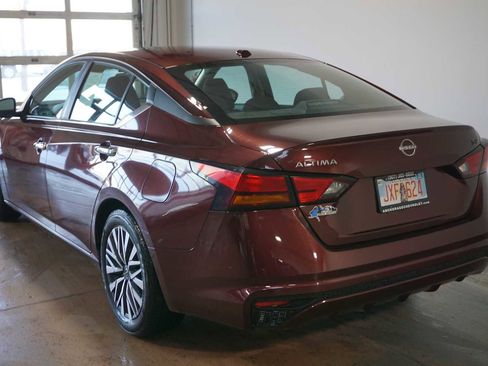 Used 2023 Nissan Altima 2.5 SV image 3