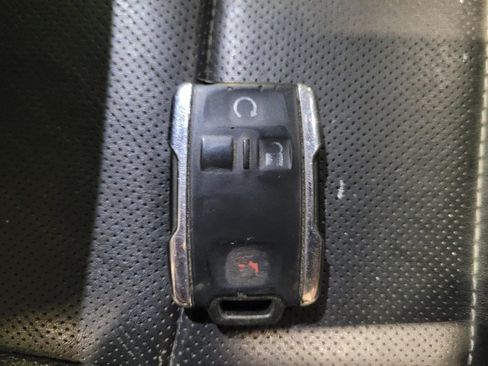 Used 2015 GMC Sierra 1500 Denali AWD/4WD image 32