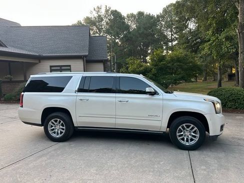 Used 2015 GMC Yukon XL Denali w/ Premium Package RWD image 5