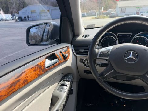Used 2012 Mercedes-Benz ML 350 ML 350 4MATIC Sport Utility 4D image 37