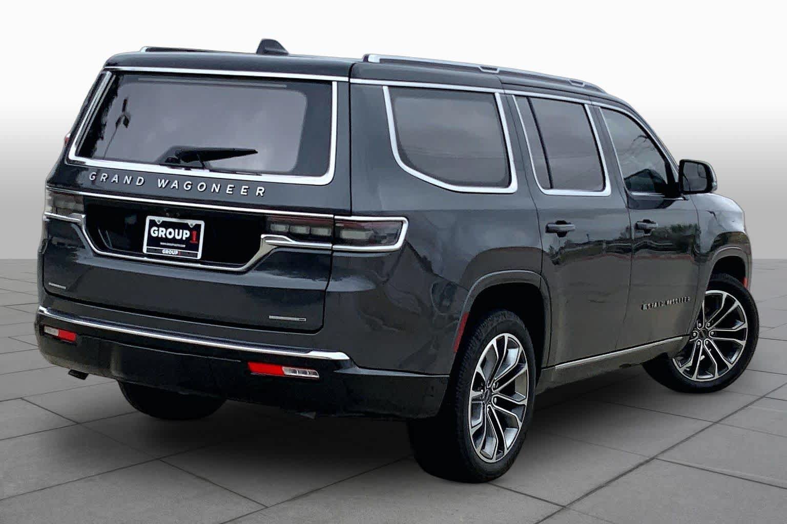 Used 2022 Jeep Grand Wagoneer Series III AWD/4WD image 12