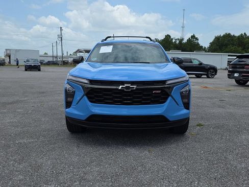 Used 2024 Chevrolet Trax RS w/ Driver Confidence Package FWD image 3