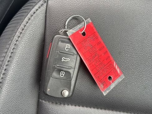 Used 2017 Volkswagen Beetle 1.8T SE image 34