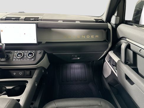 Certified 2023 Land Rover Defender 130 SE image 22