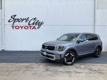 Used 2024 Kia Telluride EX w/ EX Captain's Chair Package