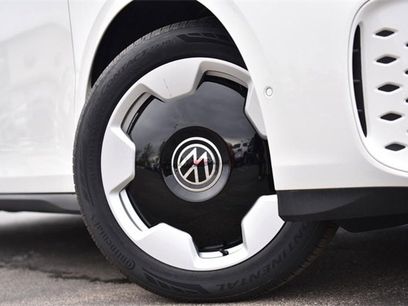 New 2025 Volkswagen ID. Buzz Pro S