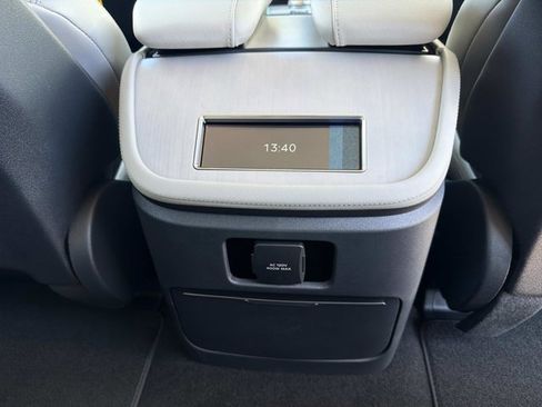 New 2026 Lincoln Navigator L Reserve AWD/4WD image 23