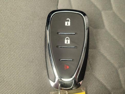 Used 2019 Chevrolet Equinox LS image 32