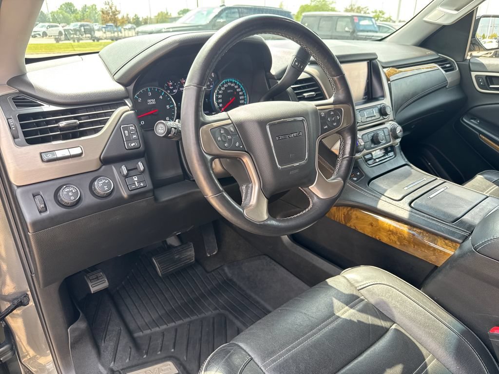 Used 2017 GMC Yukon Denali w/ Open Road Package AWD/4WD image 12