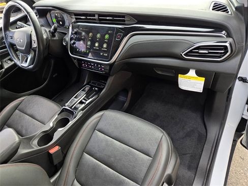 Certified 2023 Chevrolet Bolt EUV Premier w/ Sun & Sound Package image 17