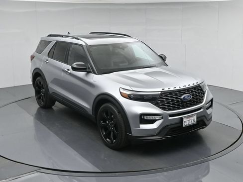 Certified 2023 Ford Explorer ST-Line w/ Class IV Trailer Tow Package RWD image 38