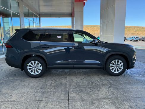 New 2026 Toyota Grand Highlander XLE image 25