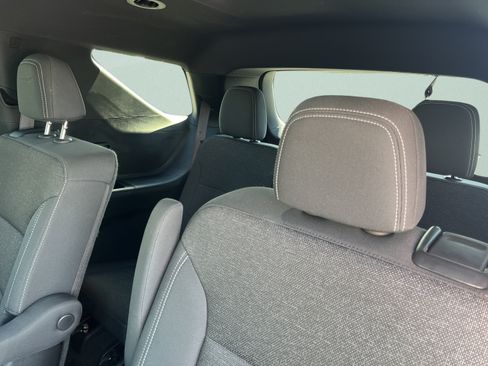 Used 2025 Chevrolet Traverse LT AWD/4WD image 22