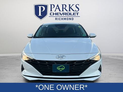 Used 2023 Hyundai Elantra SEL w/ Convenience Package FWD image 2